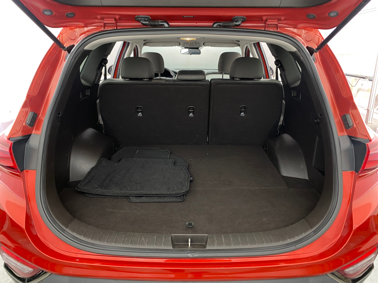 Thumbnail: 2019 Hyundai Santa Fe - 7