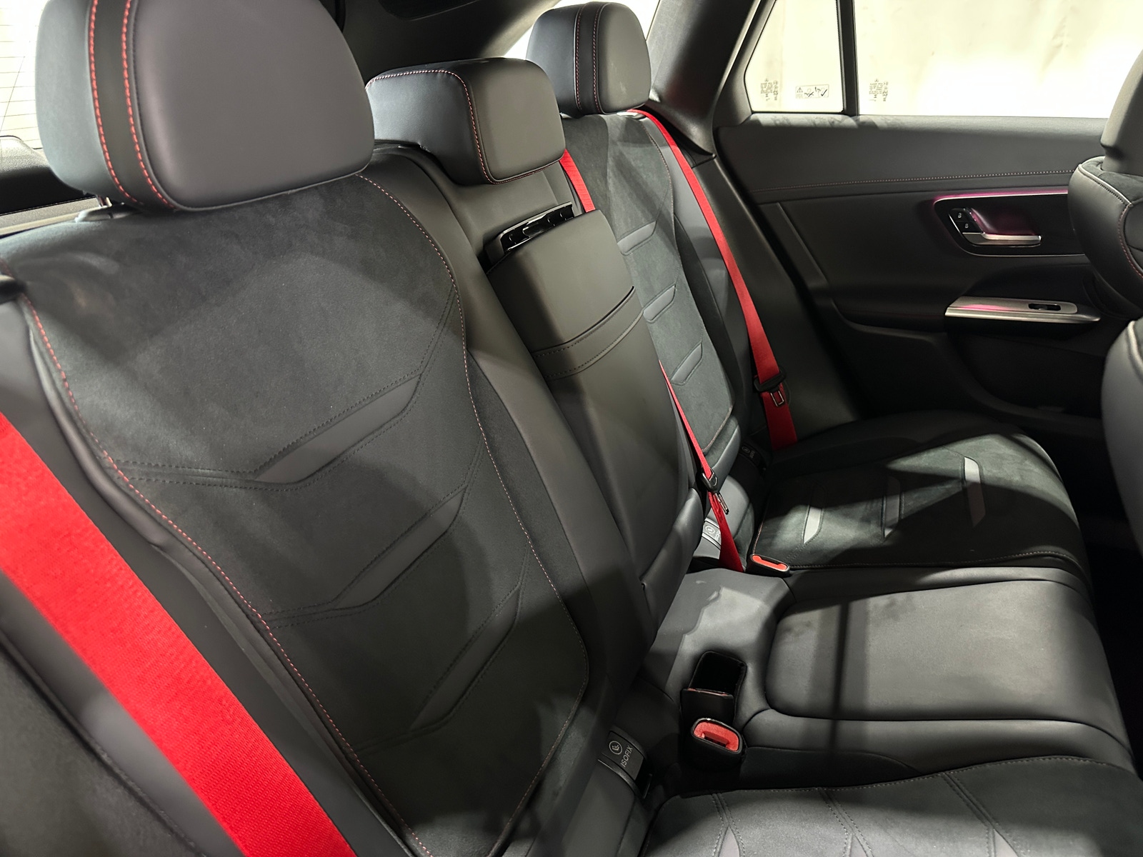 Thumbnail: 2025 Mercedes-Benz GLC - 5