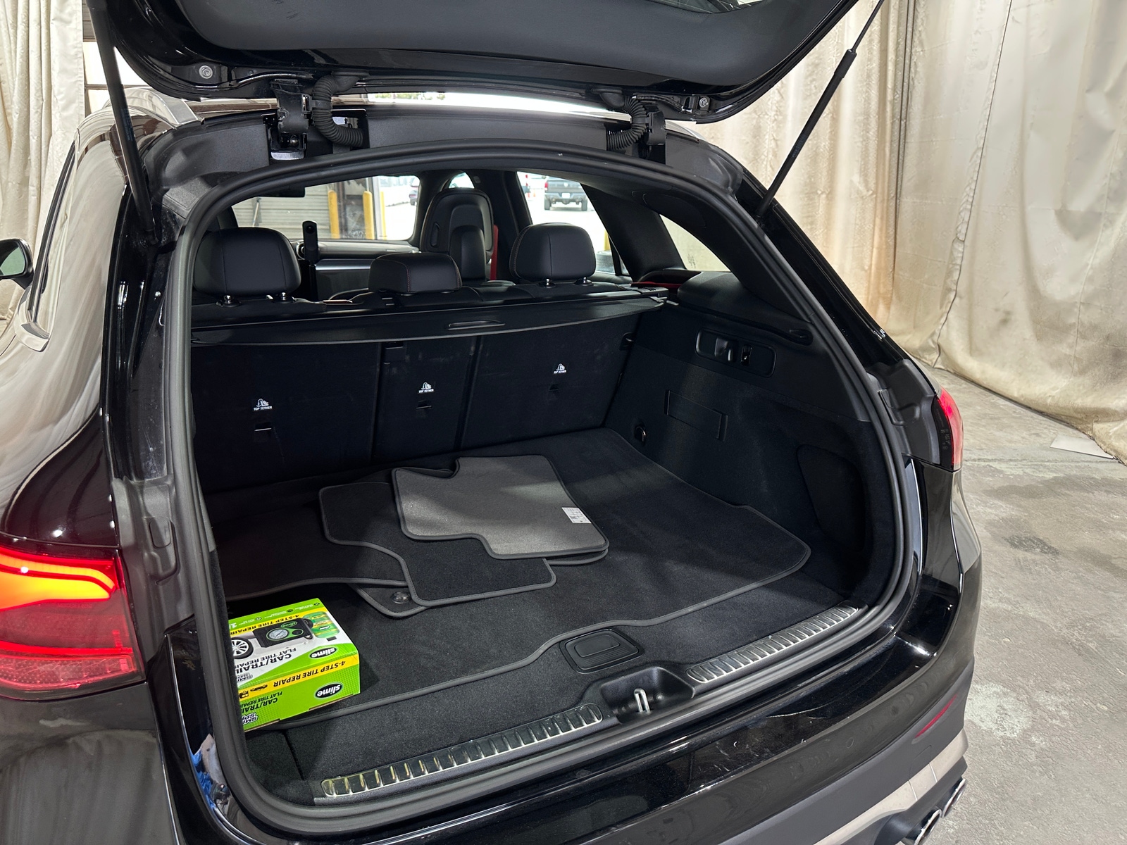 Thumbnail: 2025 Mercedes-Benz GLC - 6