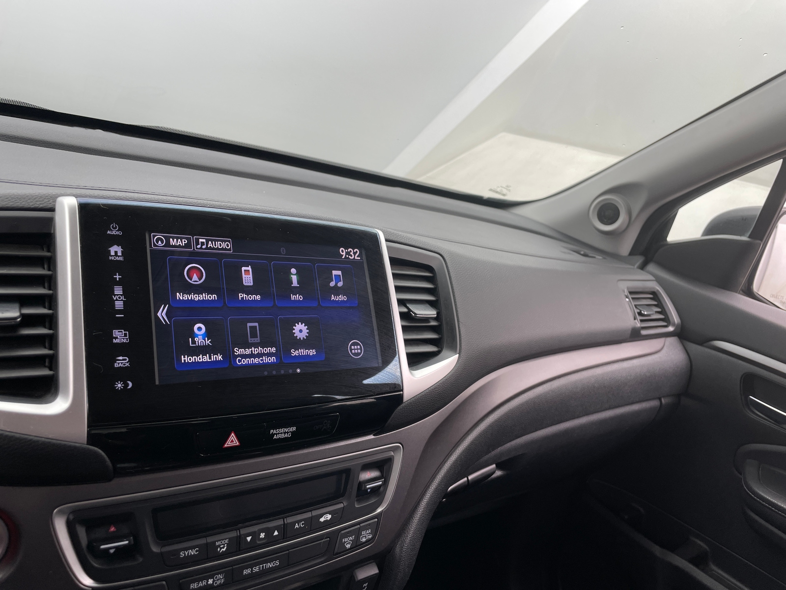 Thumbnail: 2017 Honda Ridgeline - 3