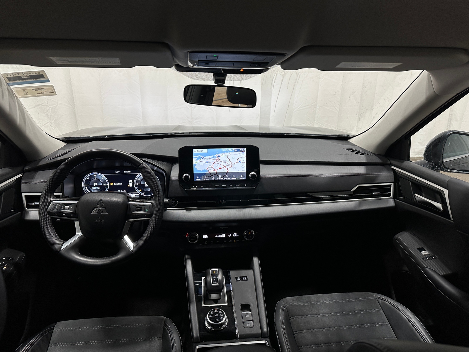 Thumbnail: 2023 Mitsubishi Outlander - 2