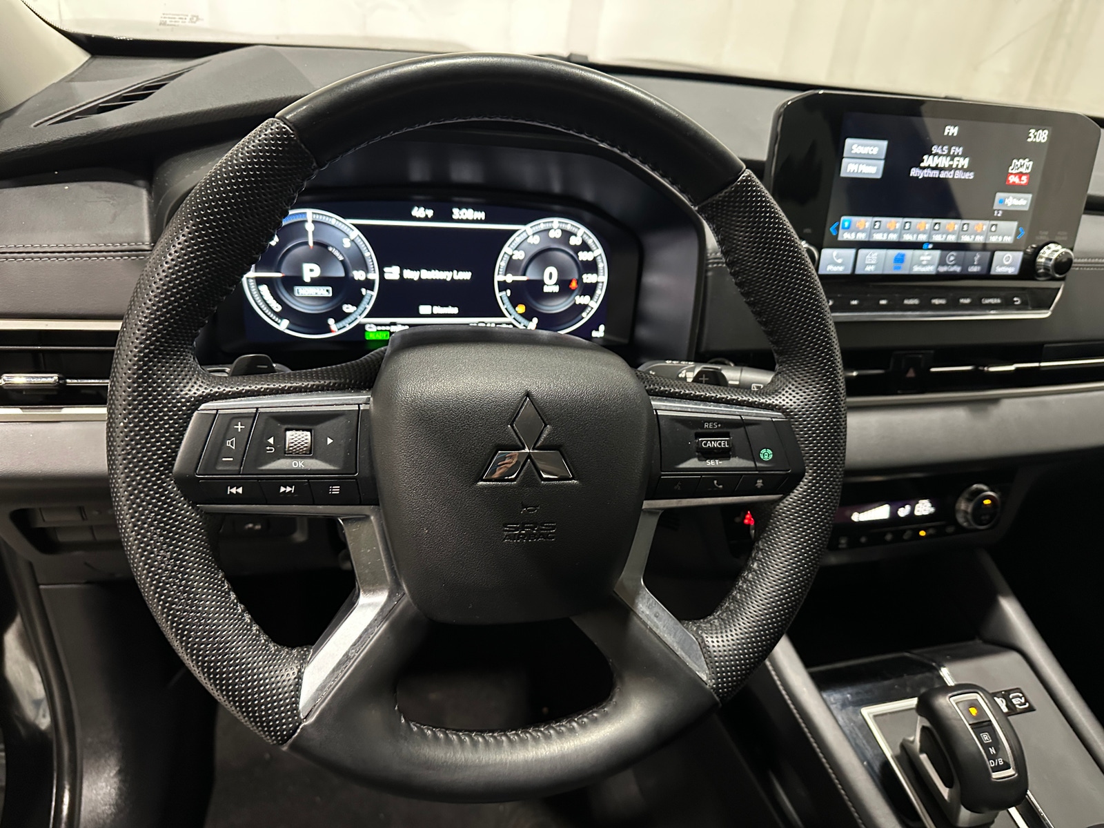 Thumbnail: 2023 Mitsubishi Outlander - 4