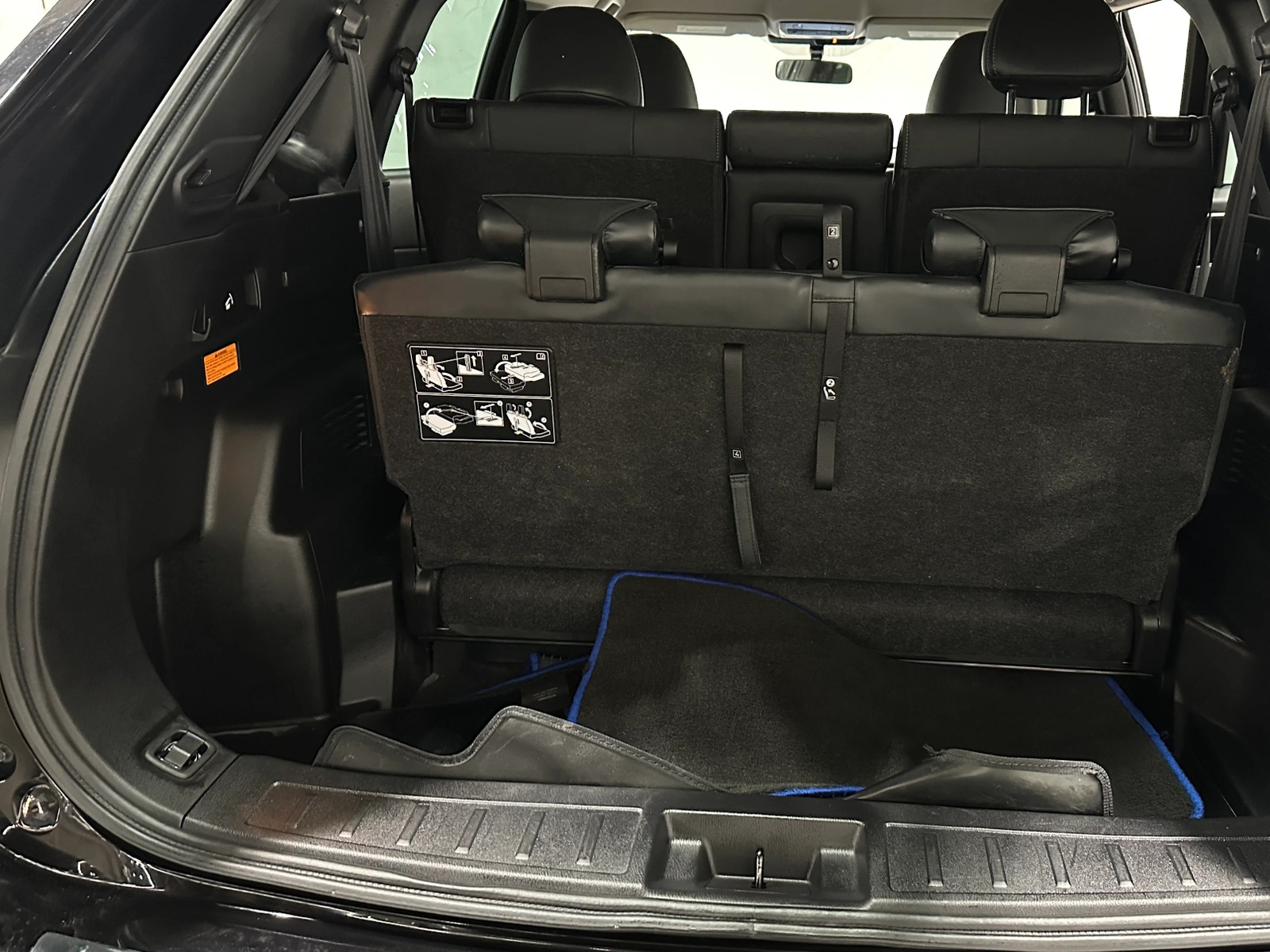 Thumbnail: 2023 Mitsubishi Outlander - 6