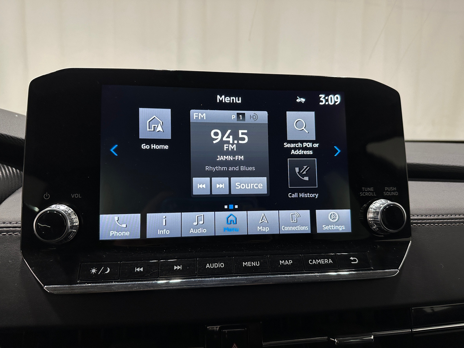 Thumbnail: 2023 Mitsubishi Outlander - 3