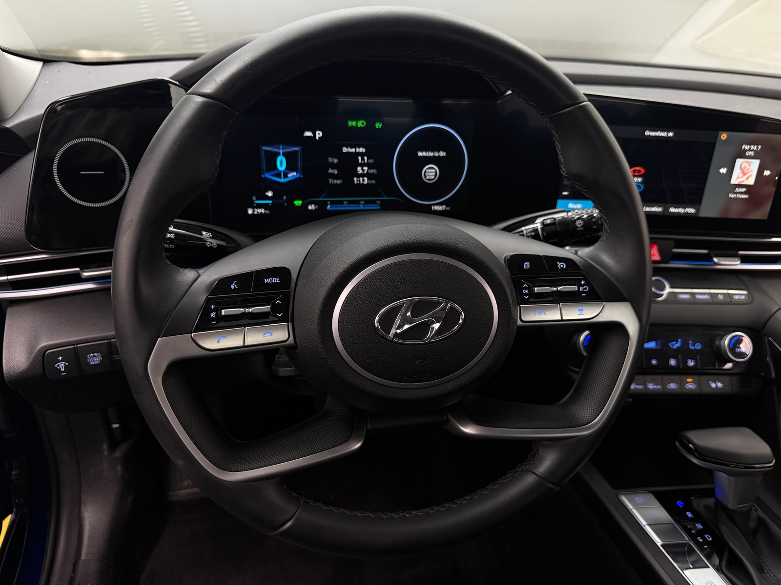 Thumbnail: 2023 Hyundai Elantra - 4