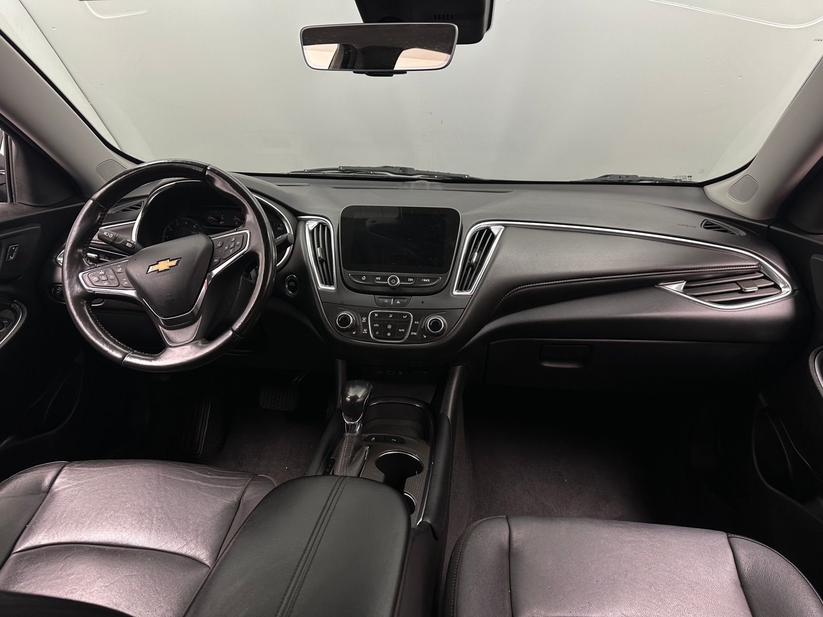 Thumbnail: 2021 Chevrolet Malibu - 3