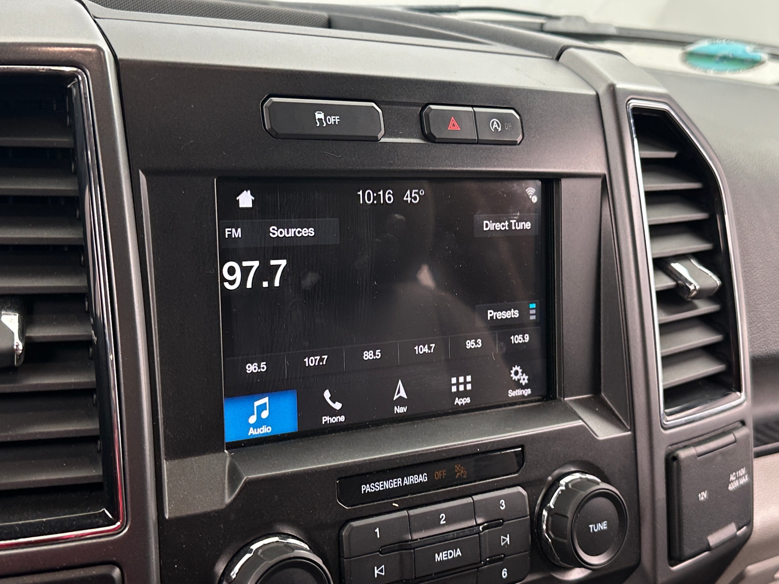 Thumbnail: 2018 Ford Econoline - 4