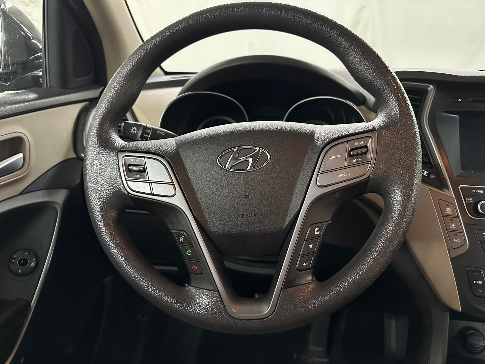 Thumbnail: 2017 Hyundai Santa Fe - 5