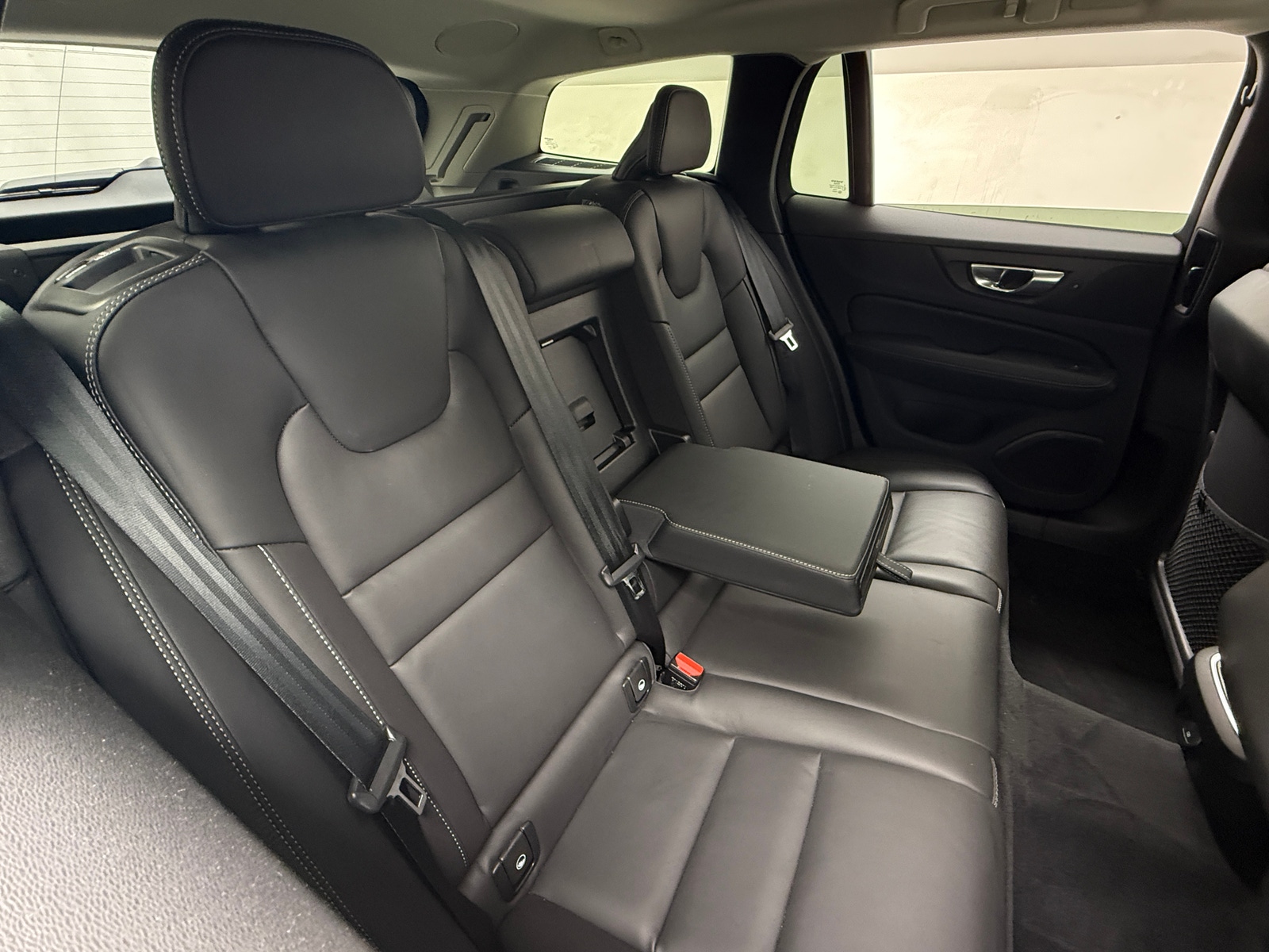 Thumbnail: 2023 Volvo V60 - 5