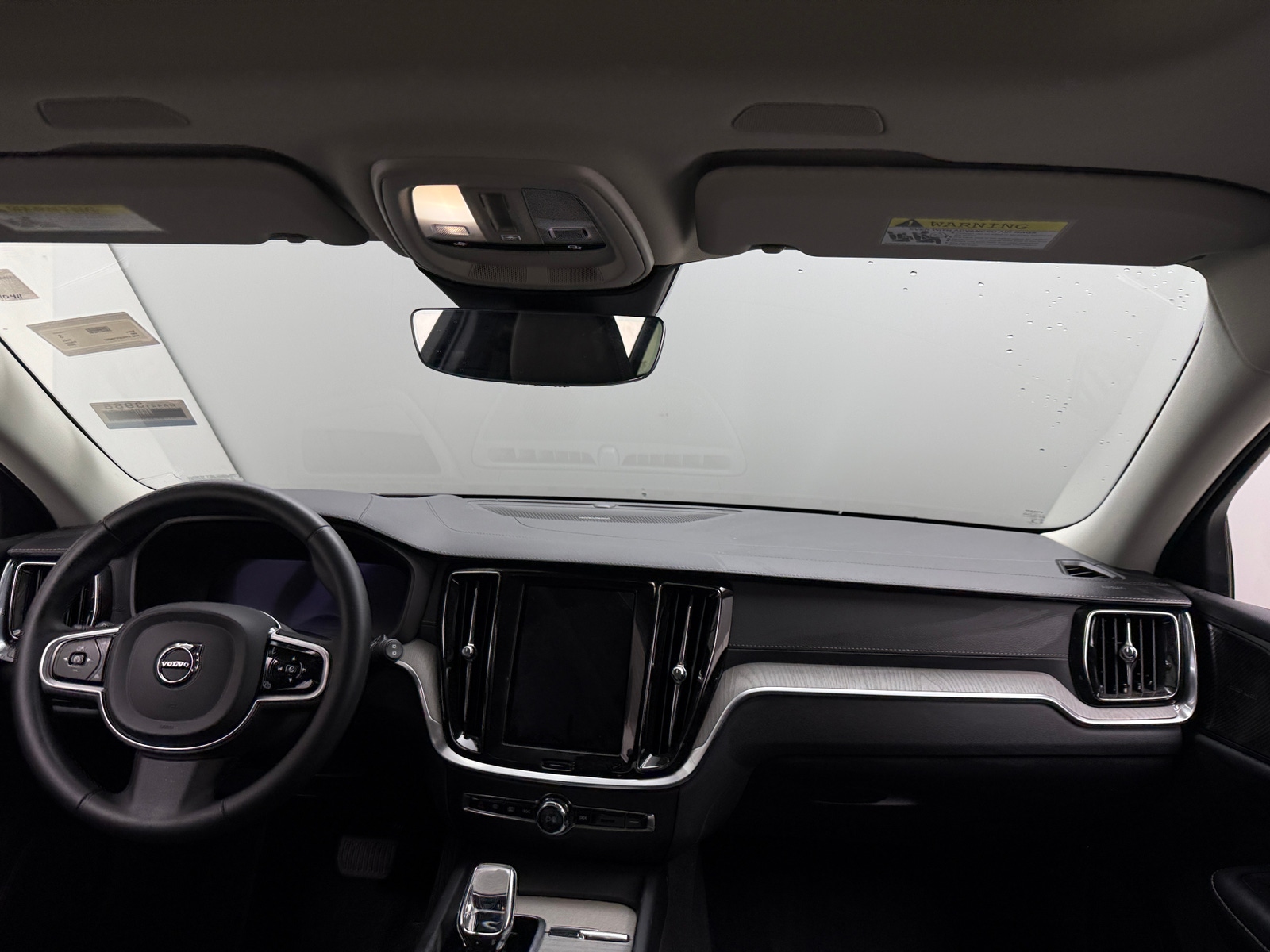 Thumbnail: 2023 Volvo V60 - 2