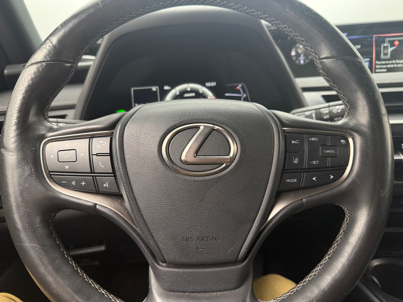 Thumbnail: 2020 Lexus UX - 5