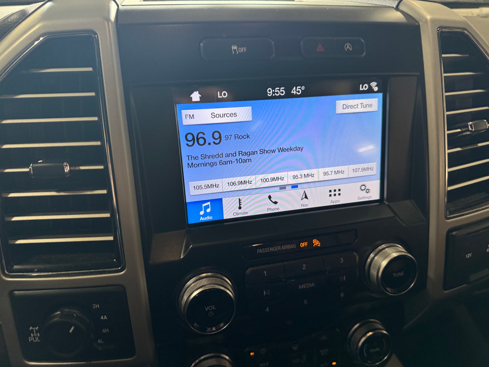 Thumbnail: 2019 Ford Econoline - 3