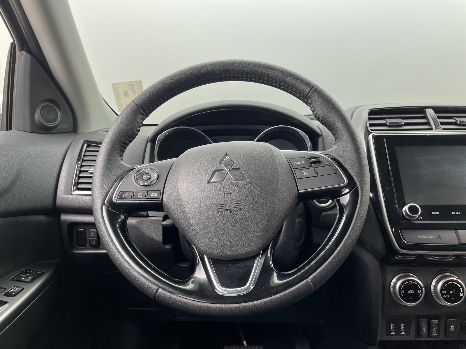 Thumbnail: 2023 Mitsubishi Outlander Sport - 4