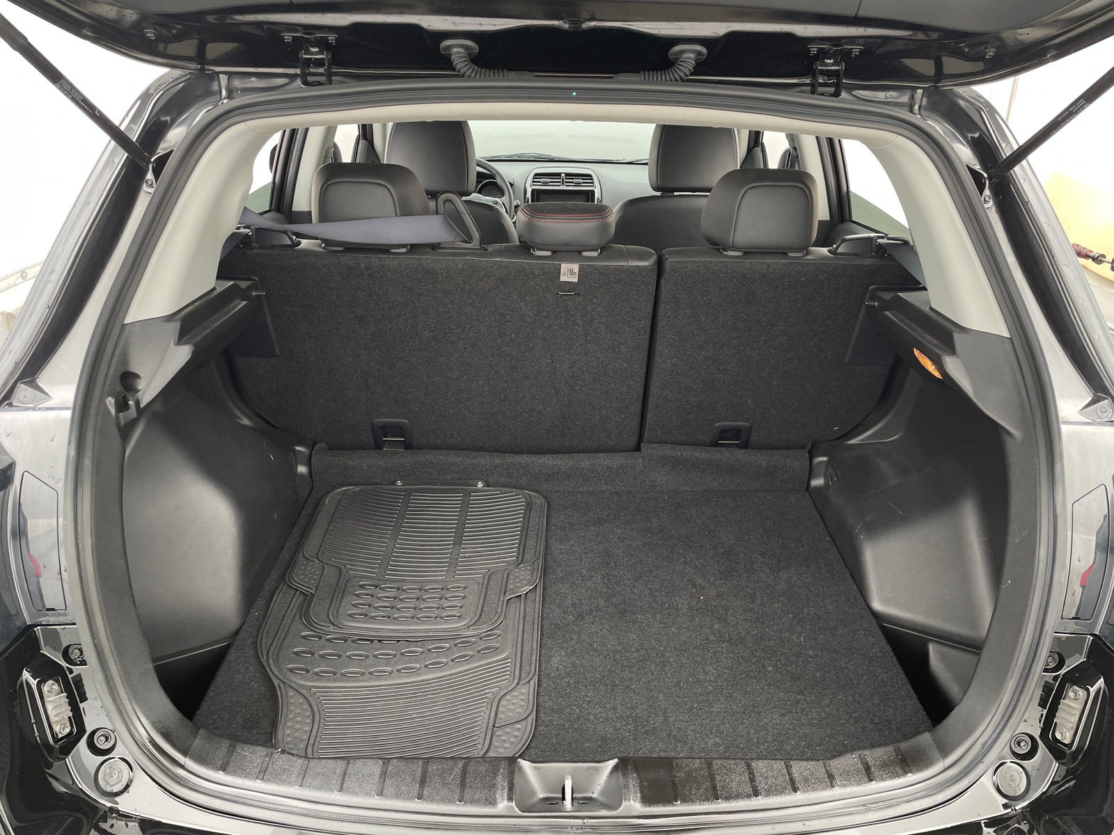 Thumbnail: 2023 Mitsubishi Outlander Sport - 6