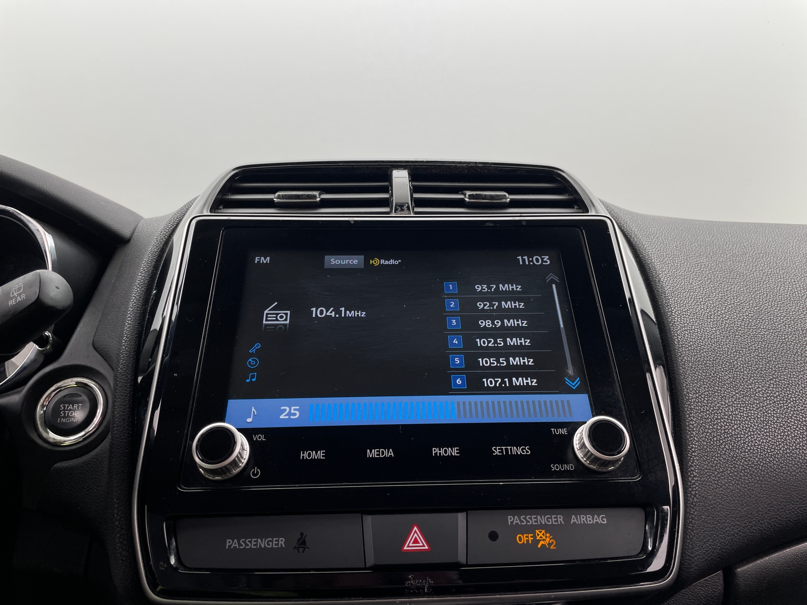 Thumbnail: 2023 Mitsubishi Outlander Sport - 3