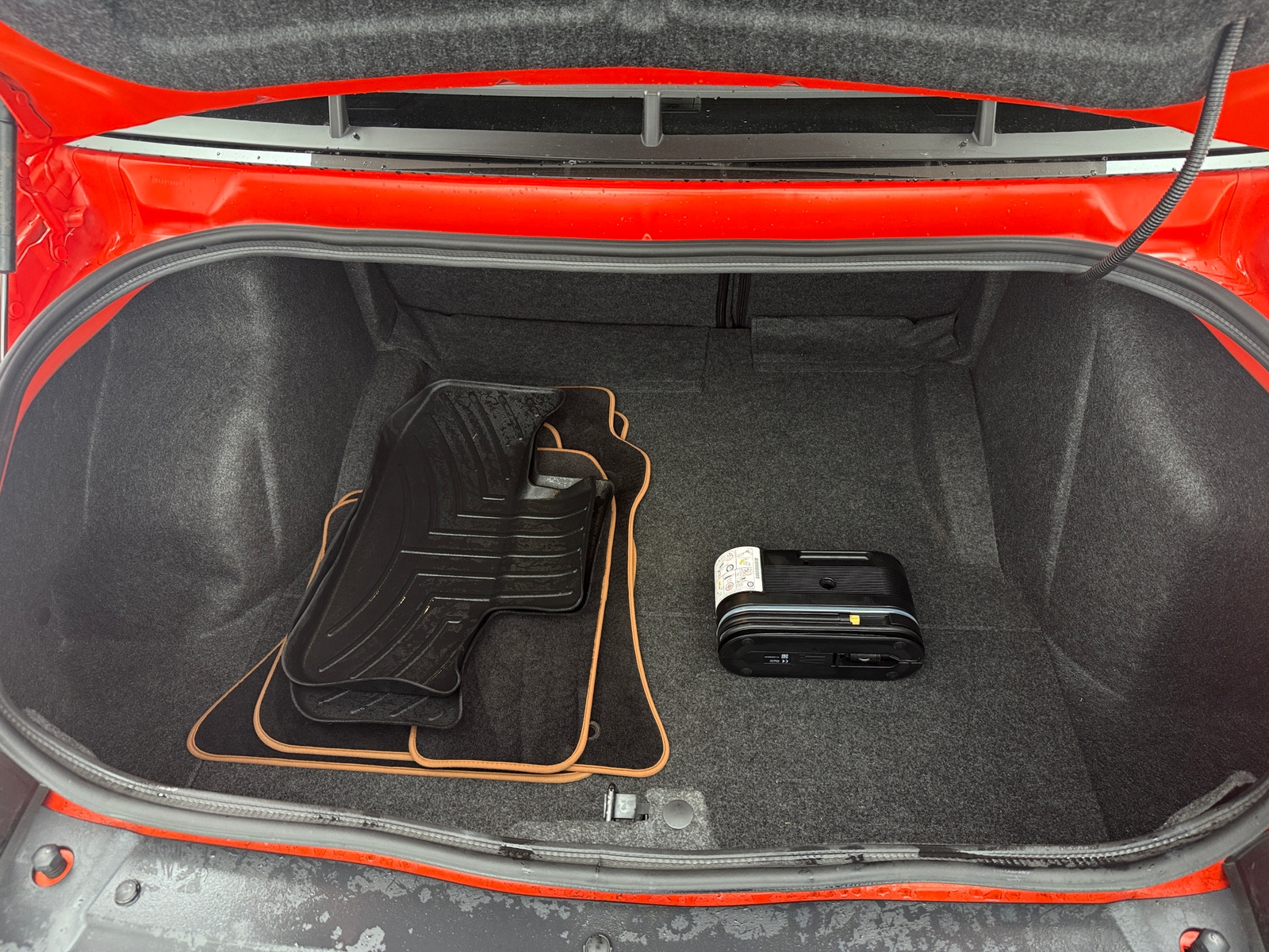 Thumbnail: 2016 Dodge Challenger - 4