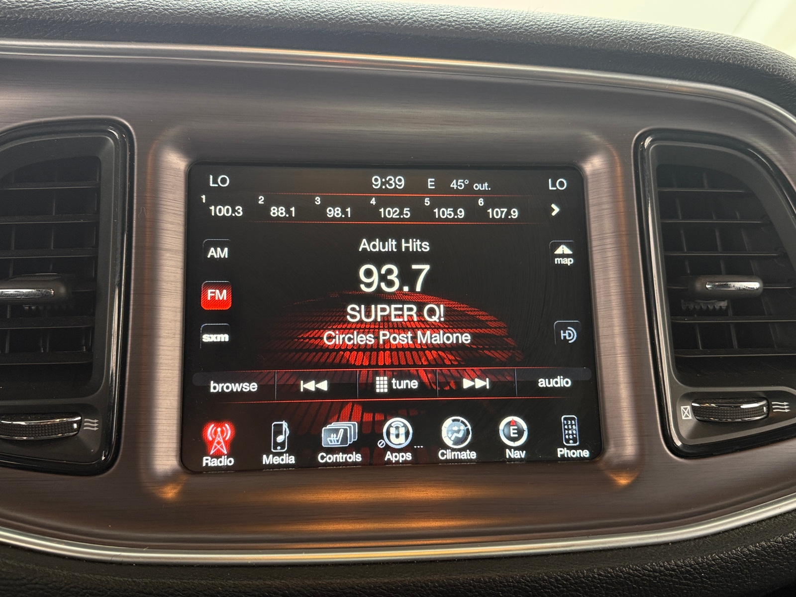 Thumbnail: 2016 Dodge Challenger - 2