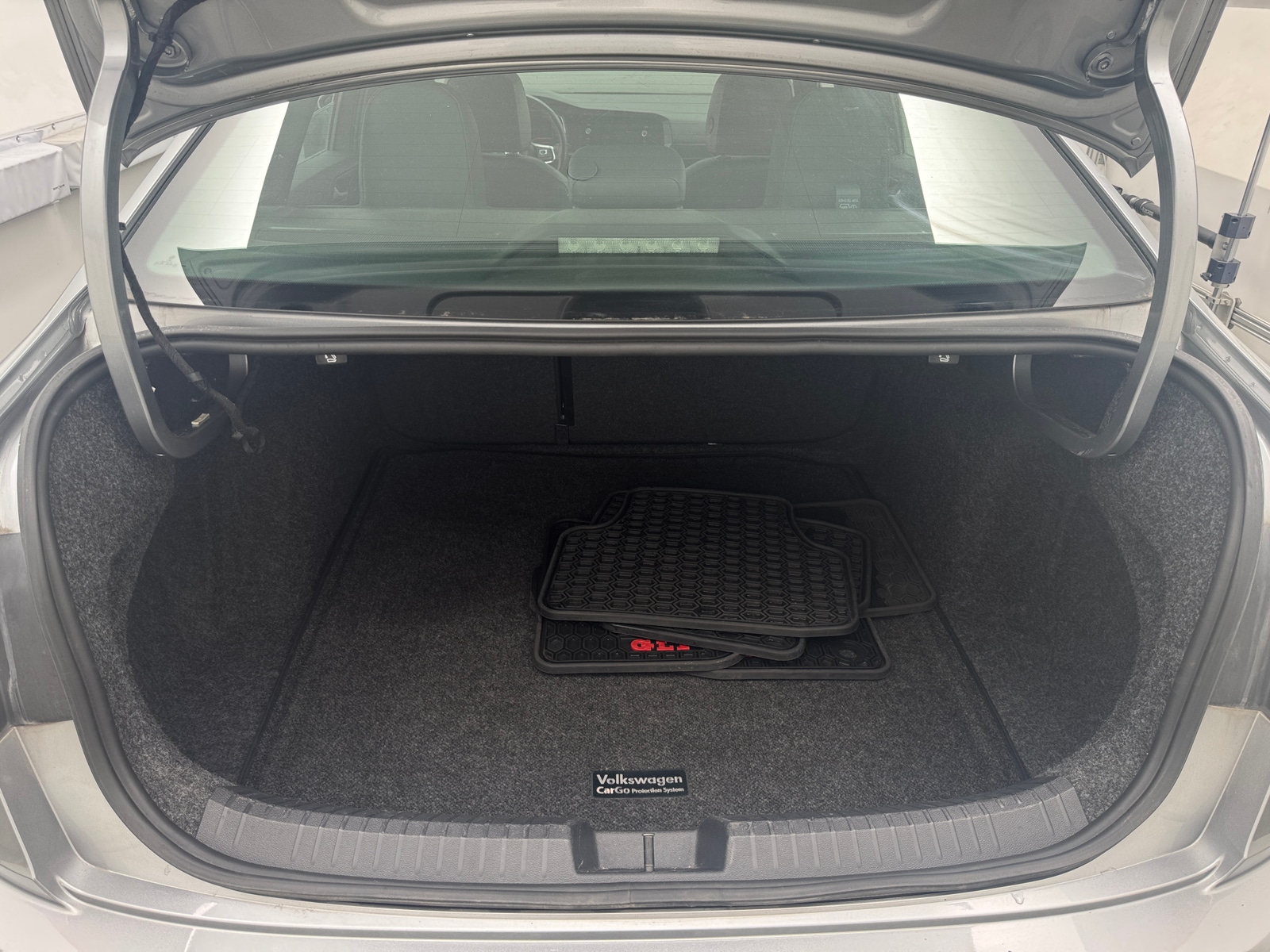 Thumbnail: 2019 Volkswagen Jetta - 6