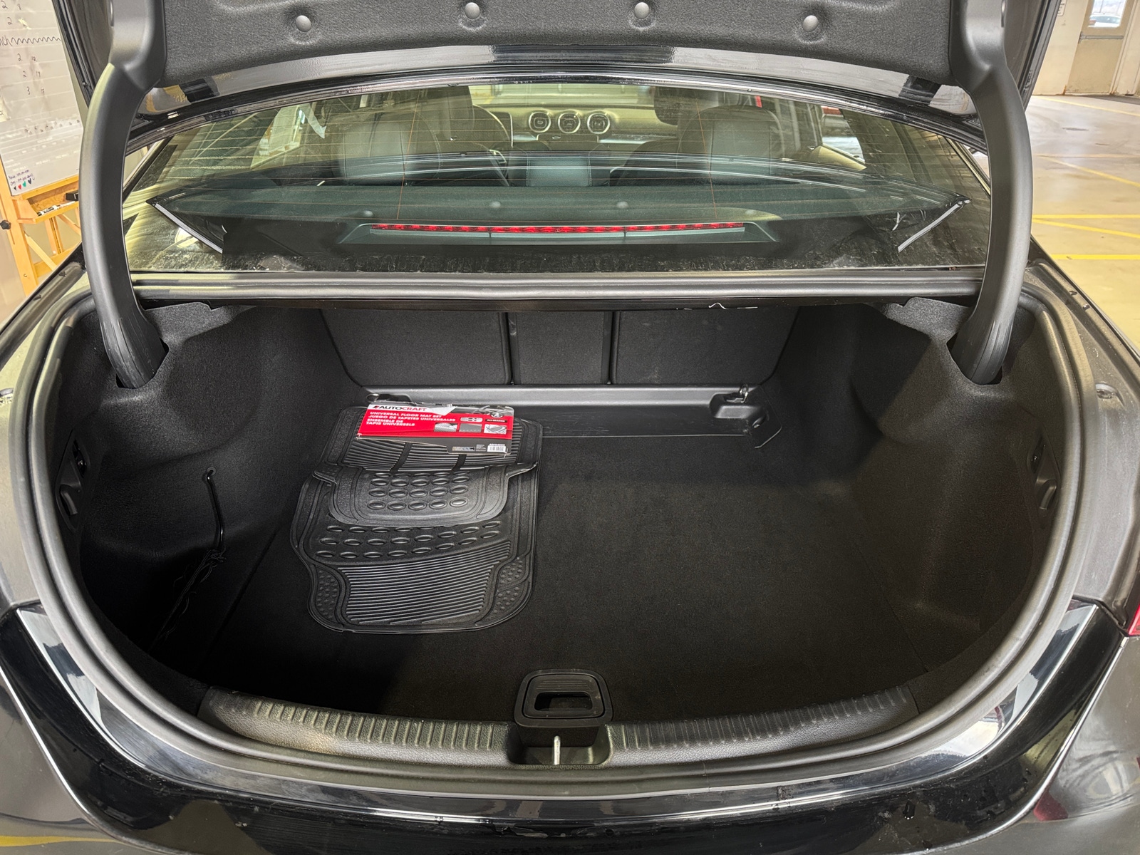 Thumbnail: 2024 Mercedes-Benz C-Class - 6