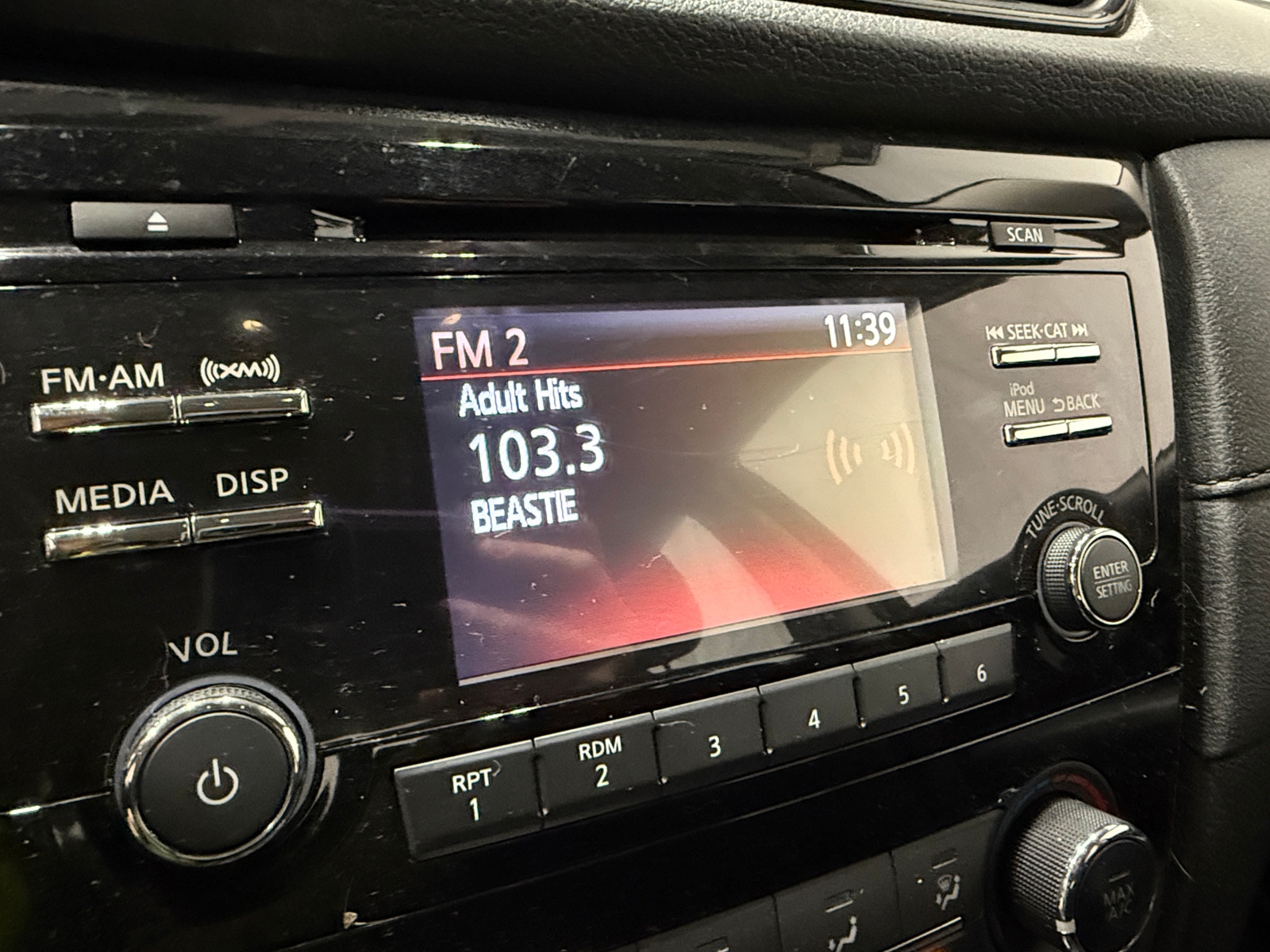 Thumbnail: 2017 Nissan Rogue - 4