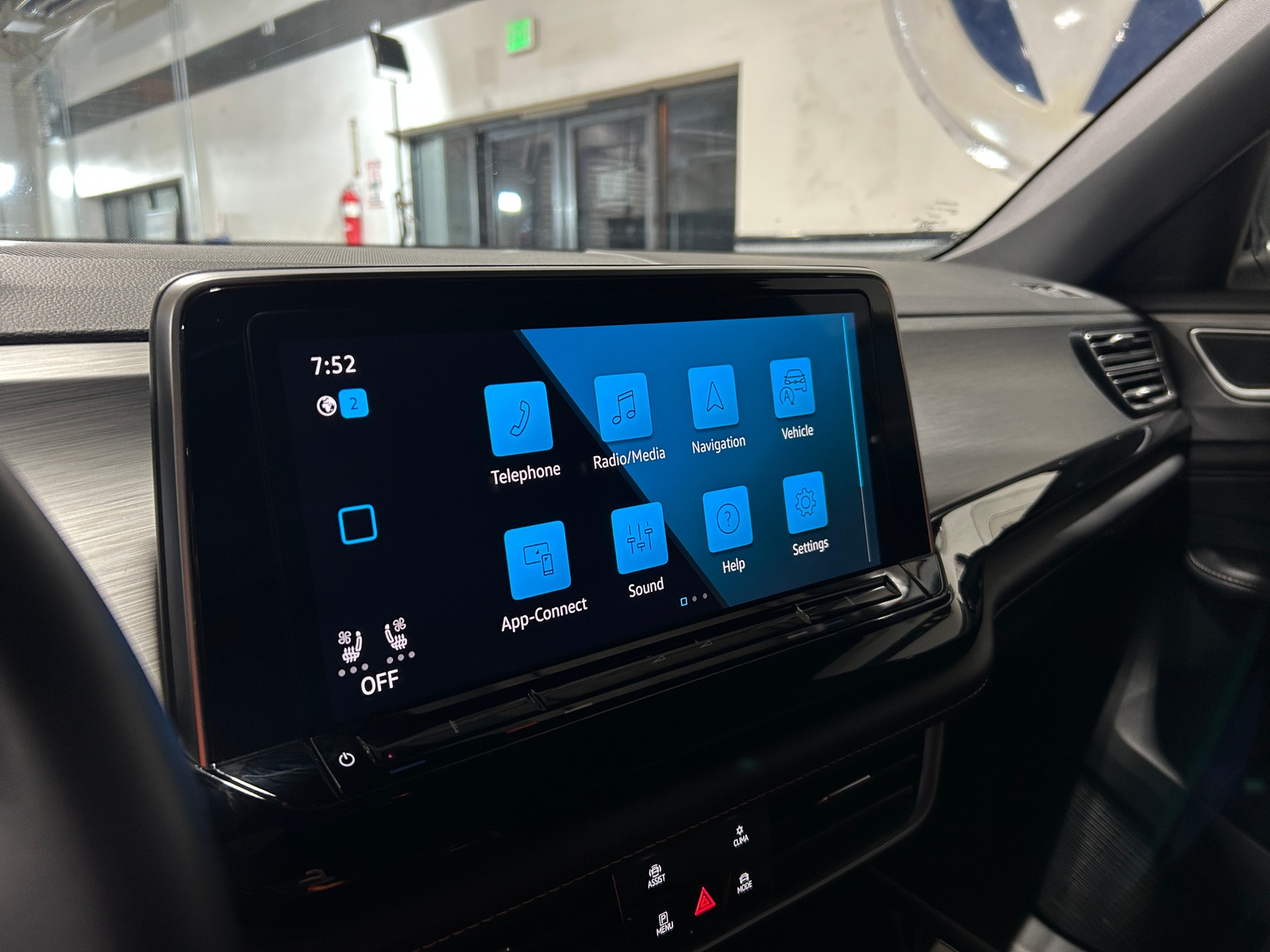 Thumbnail: 2024 Volkswagen Atlas - 3