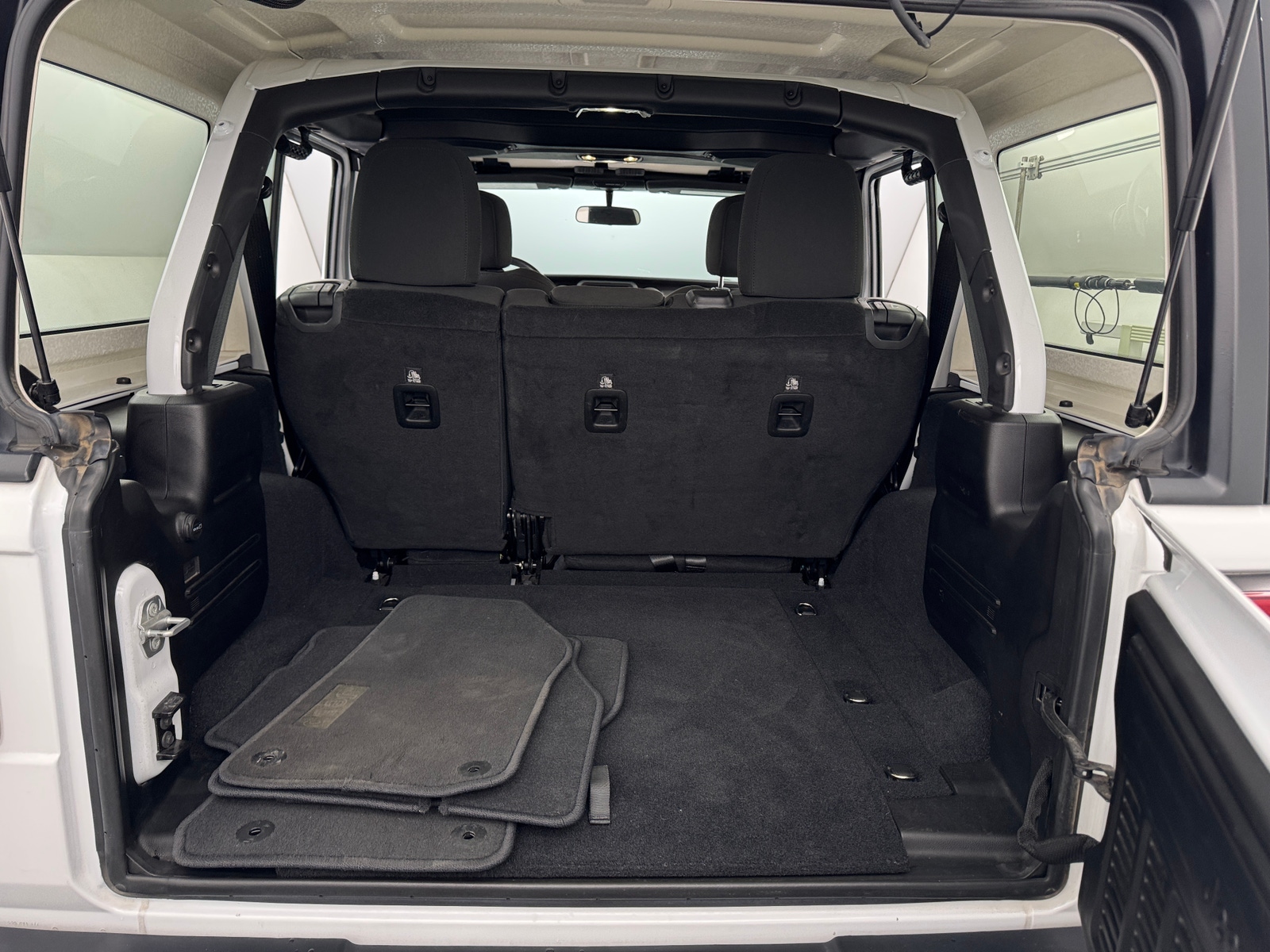 Thumbnail: 2019 Jeep Wrangler - 7