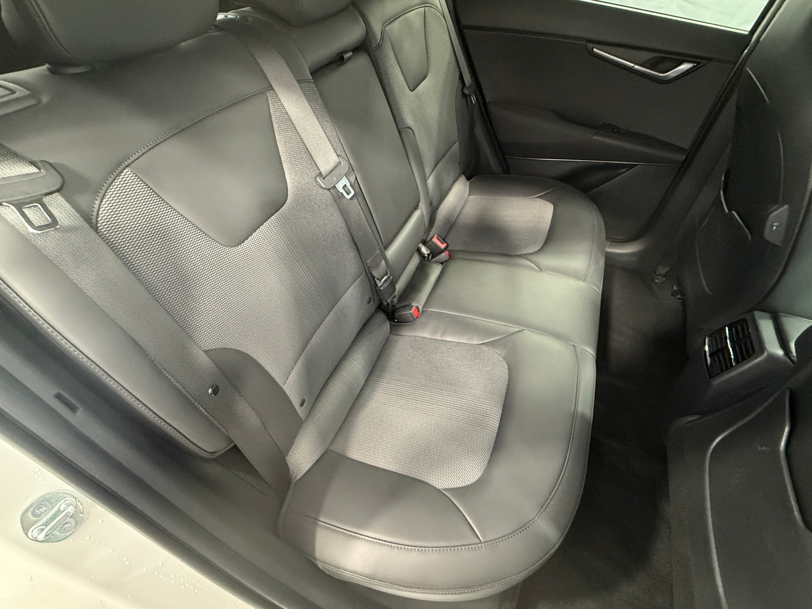 Thumbnail: 2023 Kia Niro - 5