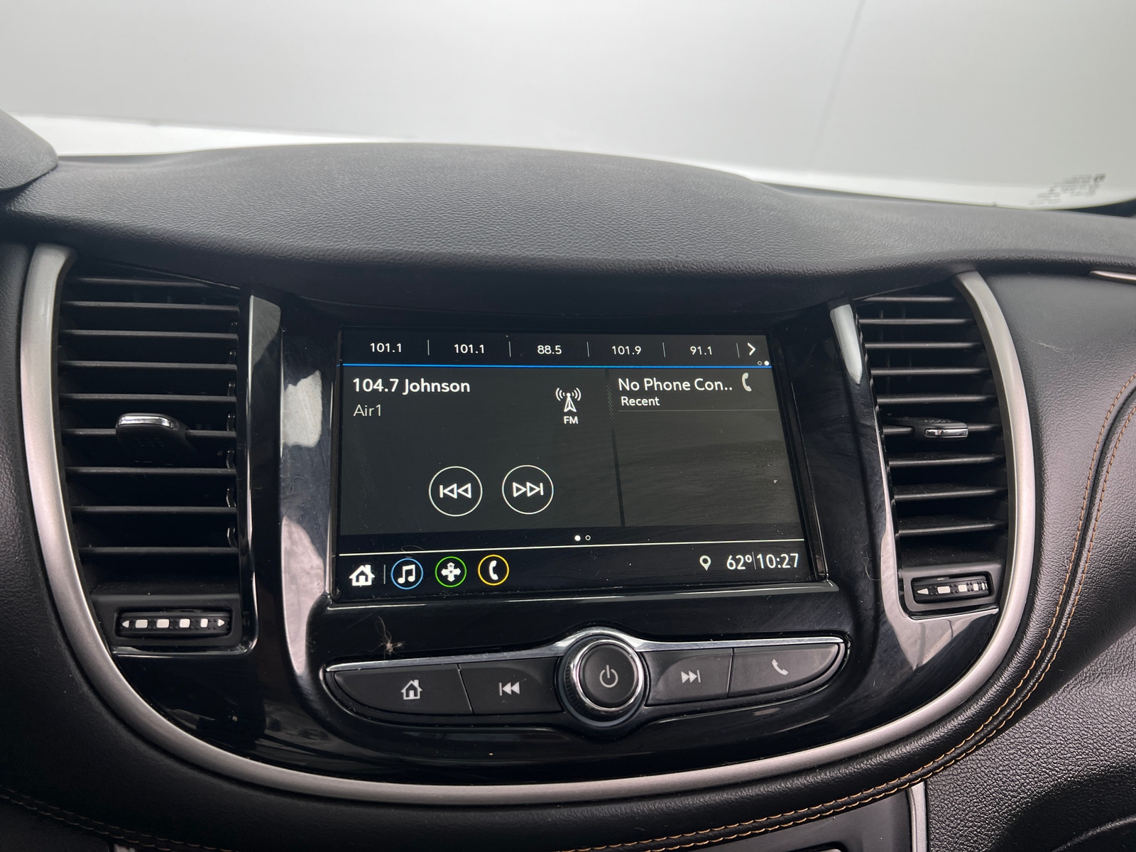 Thumbnail: 2019 Chevrolet Trax - 4