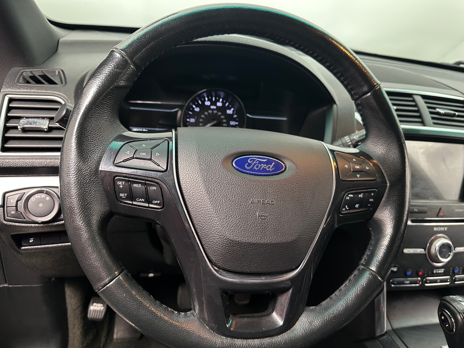 Thumbnail: 2018 Ford Explorer - 4