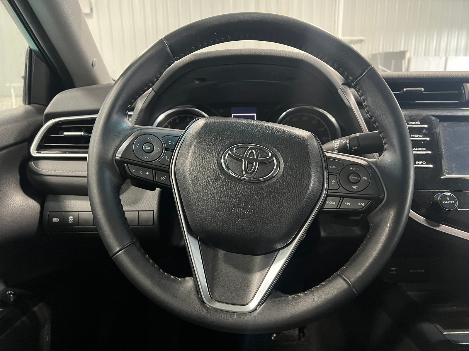 Thumbnail: 2018 Toyota Camry - 4