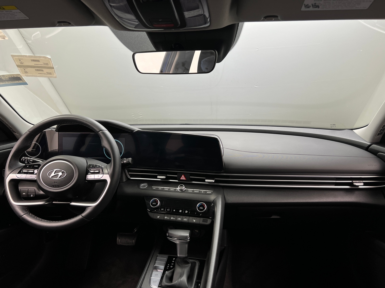 Thumbnail: 2023 Hyundai Elantra - 3