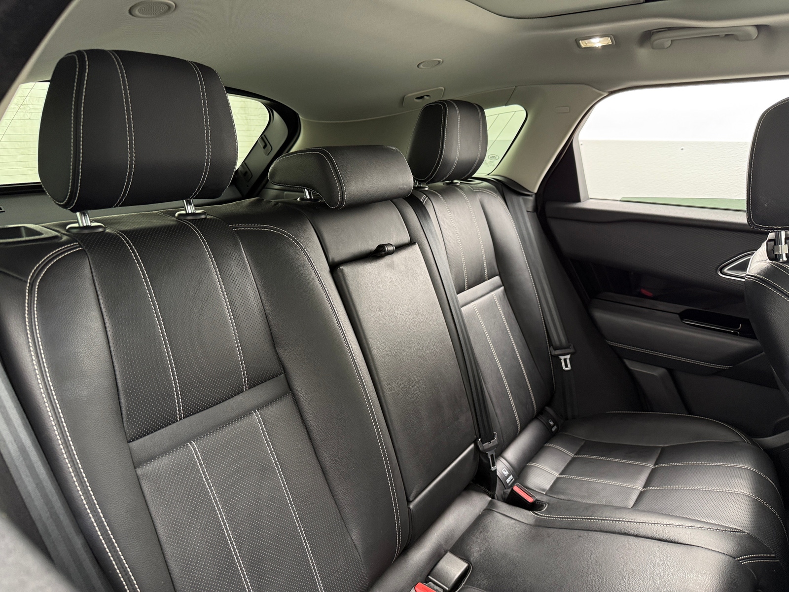 Thumbnail: 2021 Land Rover Range Rover Velar - 5