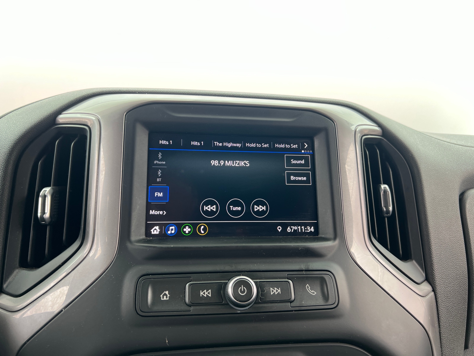 Thumbnail: 2020 Chevrolet Silverado 1500 - 4