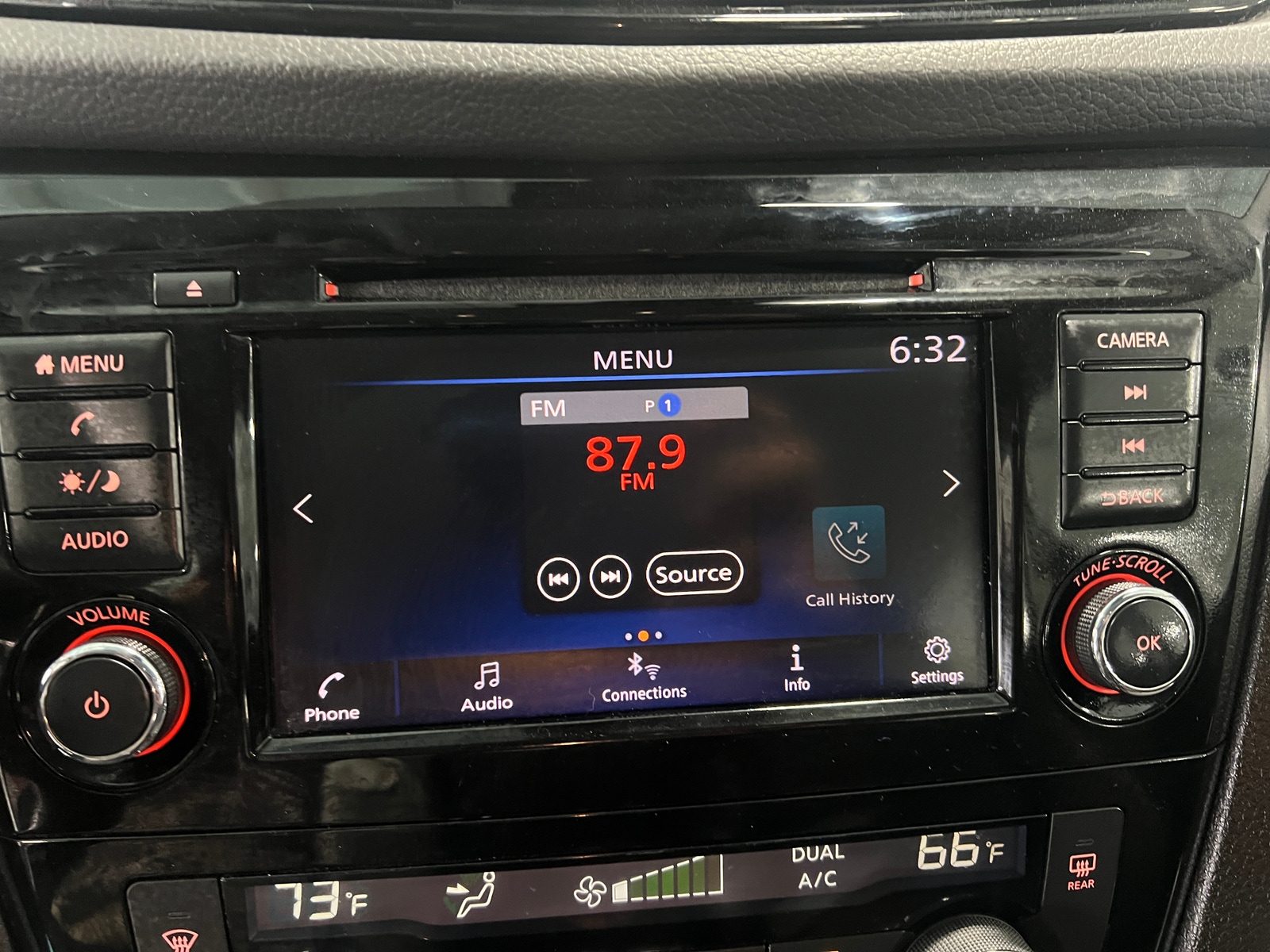 Thumbnail: 2022 Nissan Rogue Sport - 4