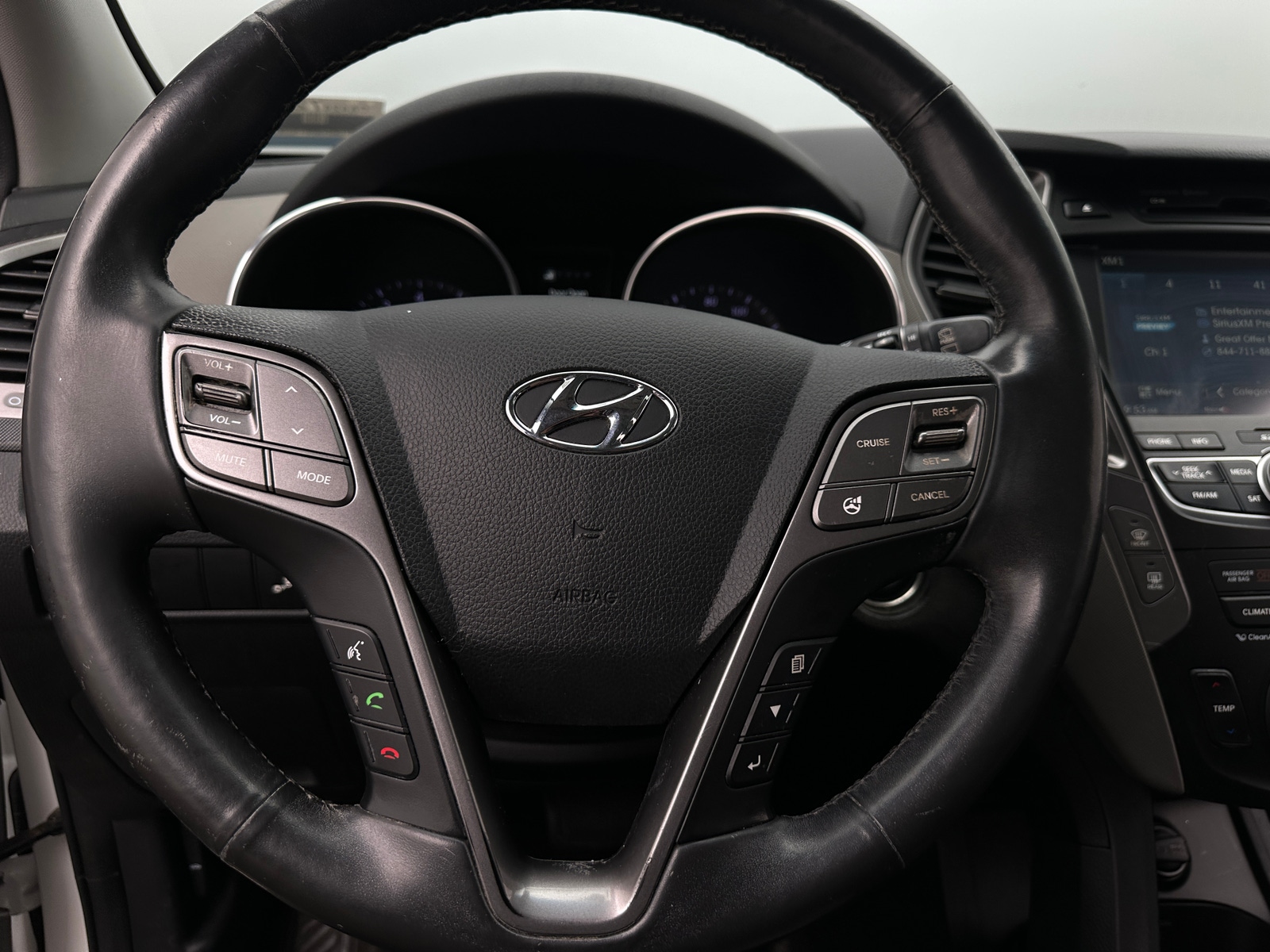 Thumbnail: 2016 Hyundai Santa Fe - 4