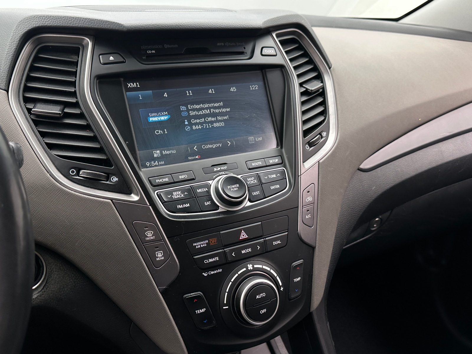 Thumbnail: 2016 Hyundai Santa Fe - 3