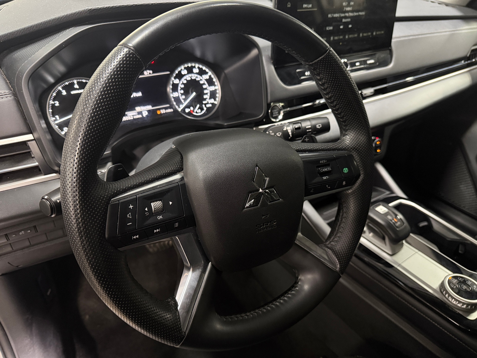 Thumbnail: 2025 Mitsubishi Outlander - 4