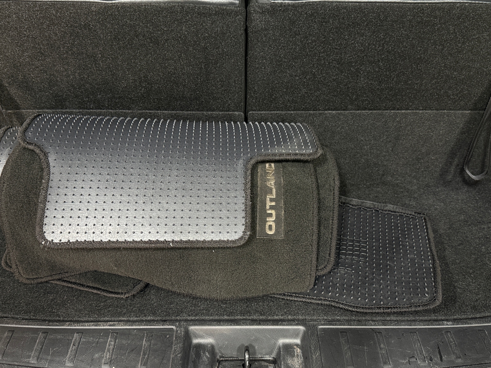 Thumbnail: 2025 Mitsubishi Outlander - 6