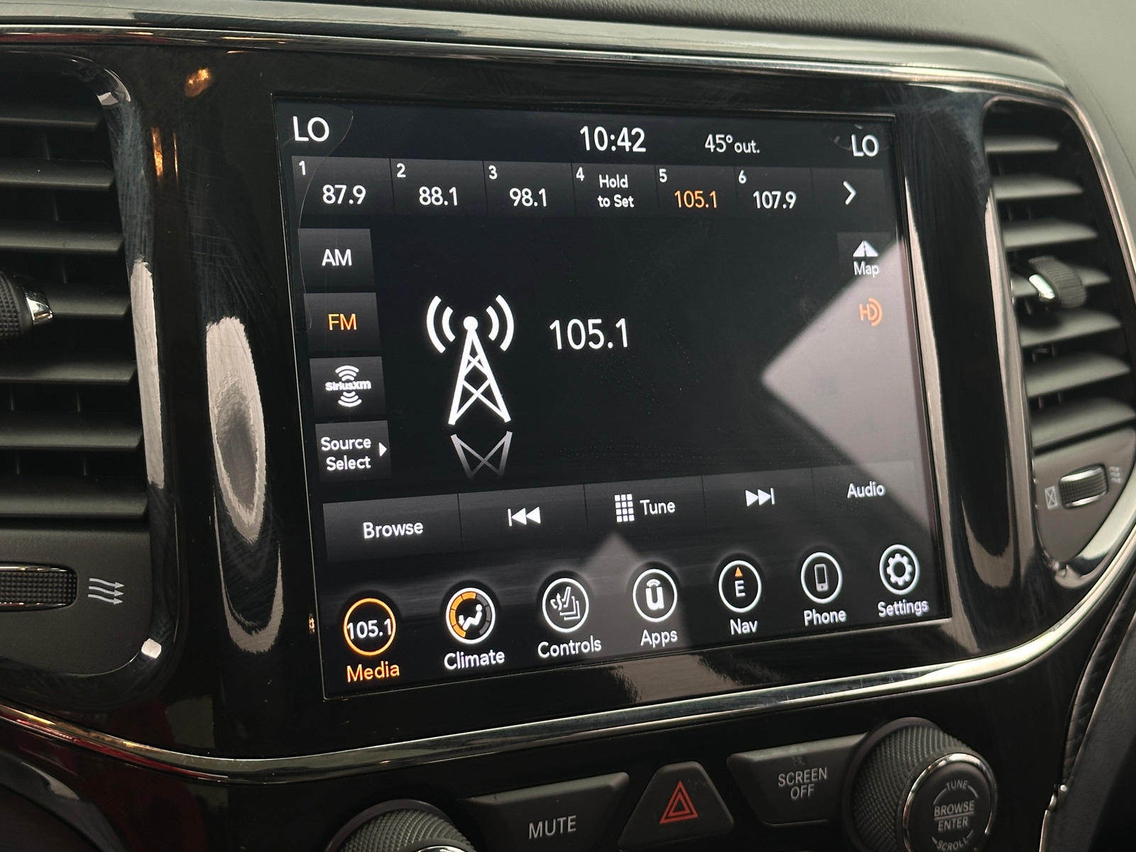 Thumbnail: 2021 Jeep Grand Cherokee - 3