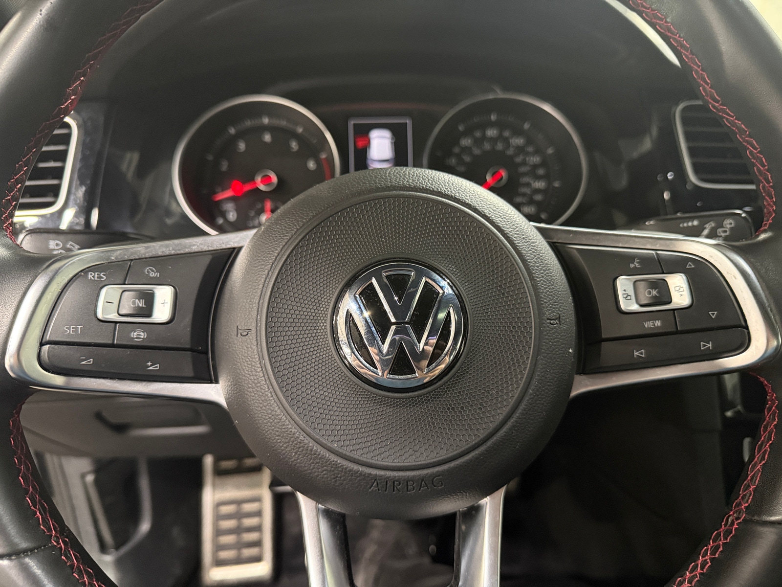 Thumbnail: 2020 Volkswagen Golf - 4