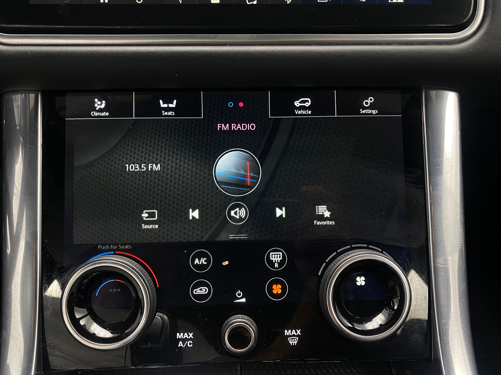 Thumbnail: 2019 Land Rover Range Rover Sport - 3