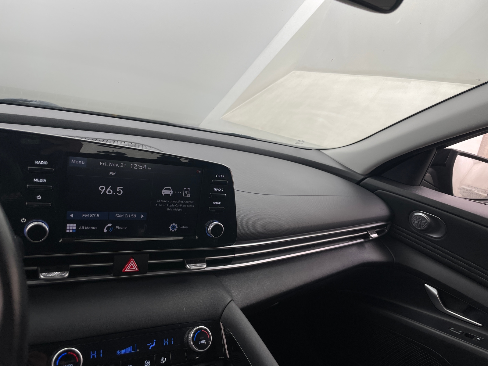 Thumbnail: 2022 Hyundai Elantra - 4