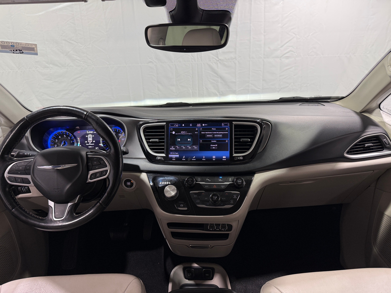 Thumbnail: 2021 Chrysler Pacifica - 2