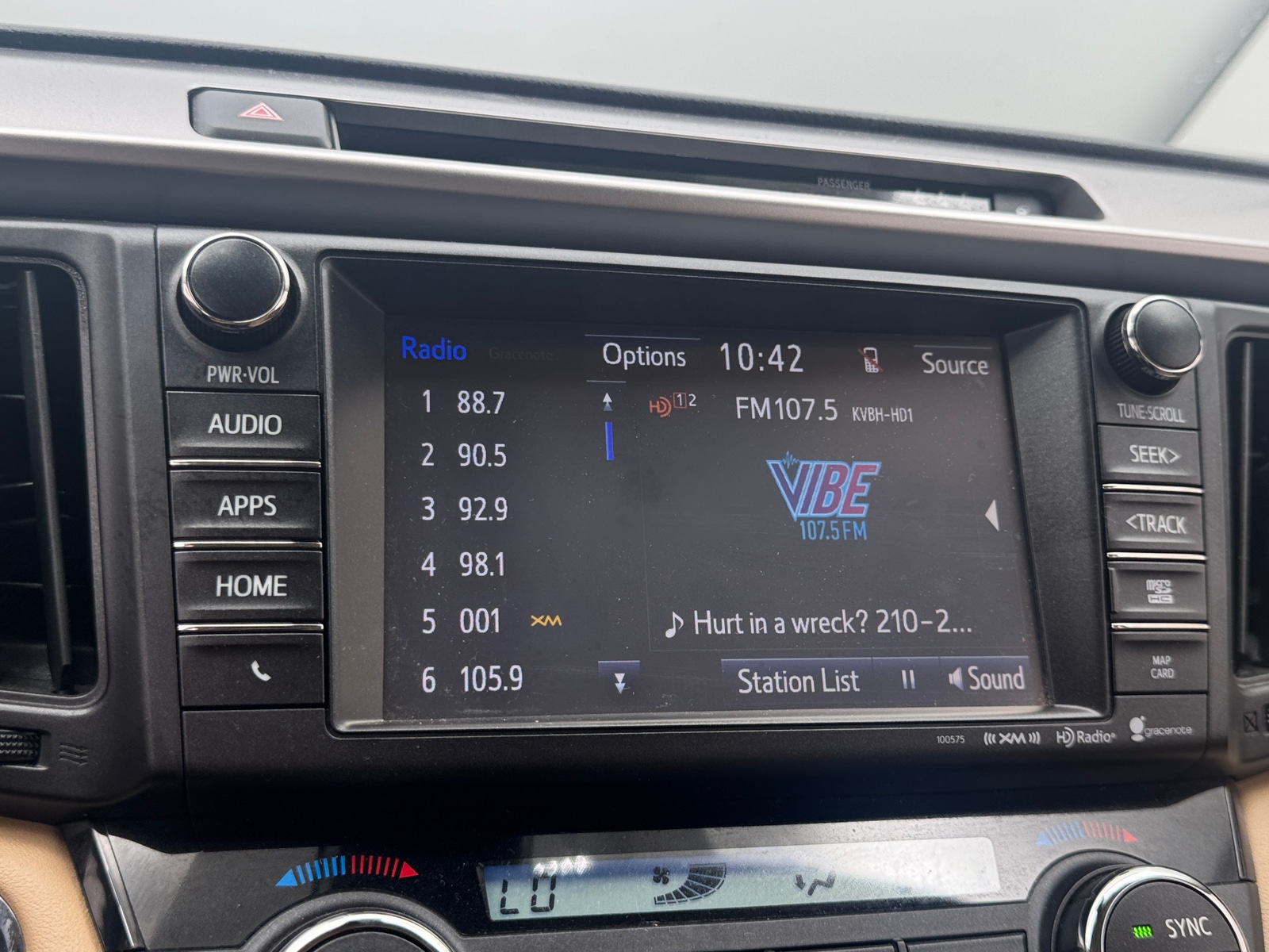 Thumbnail: 2018 Toyota RAV4 - 4