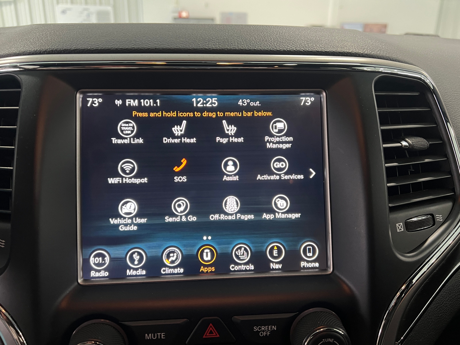 Thumbnail: 2018 Jeep Grand Cherokee - 3