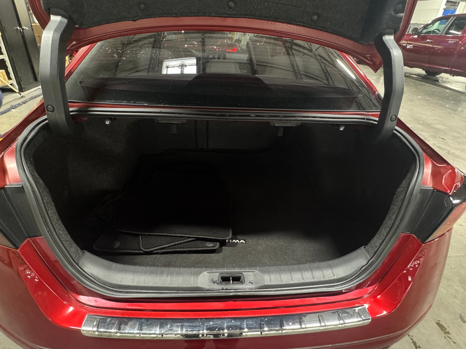 Thumbnail: 2019 Nissan Altima - 6