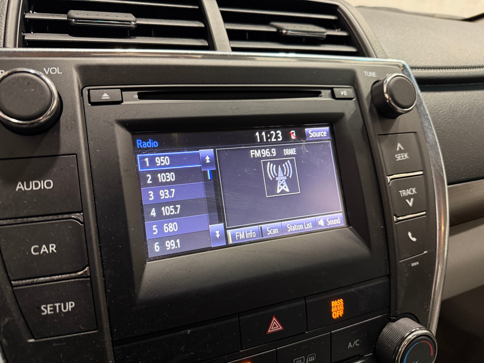 Thumbnail: 2017 Toyota Camry - 4