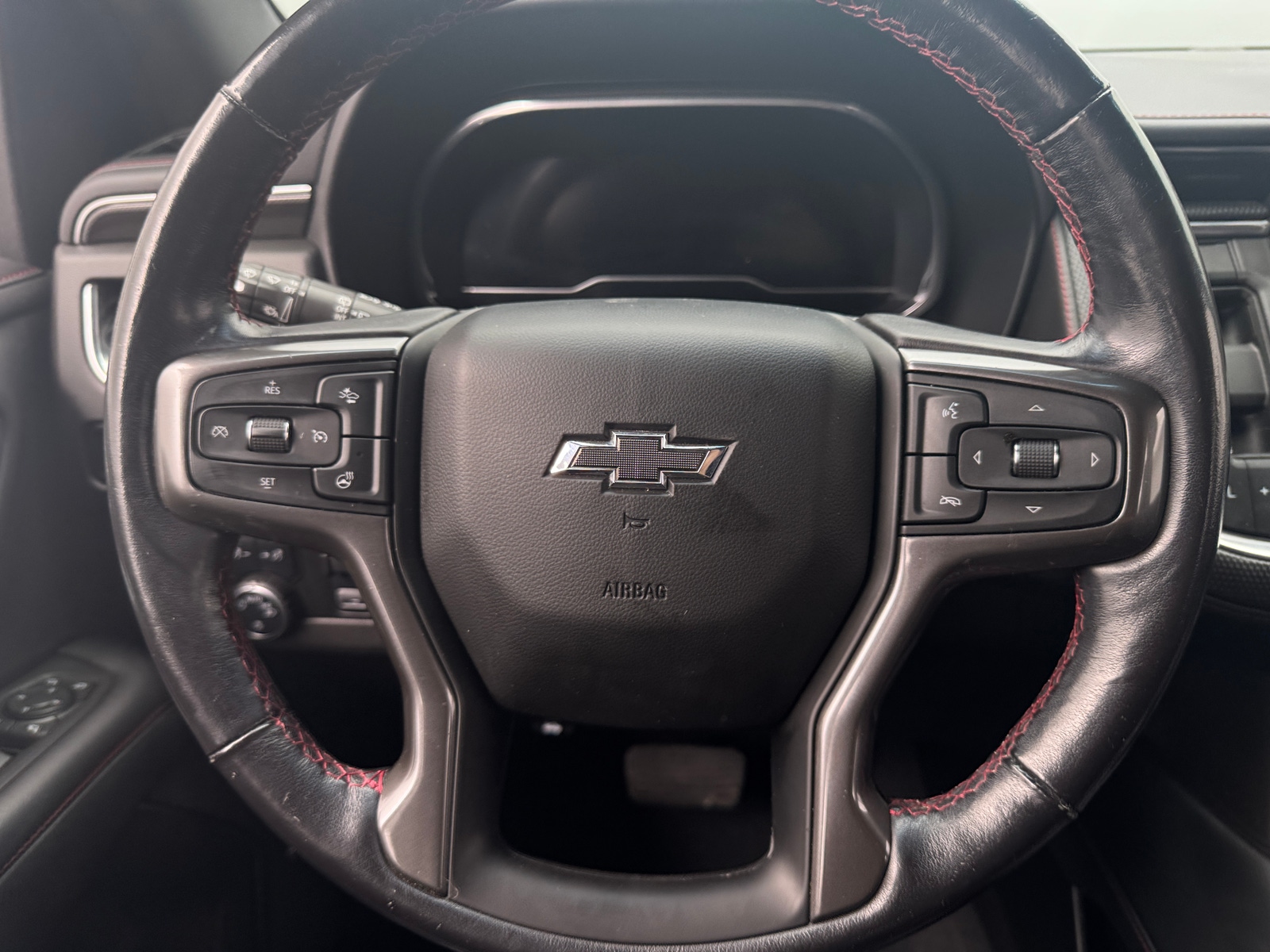 Thumbnail: 2022 Chevrolet Tahoe - 4