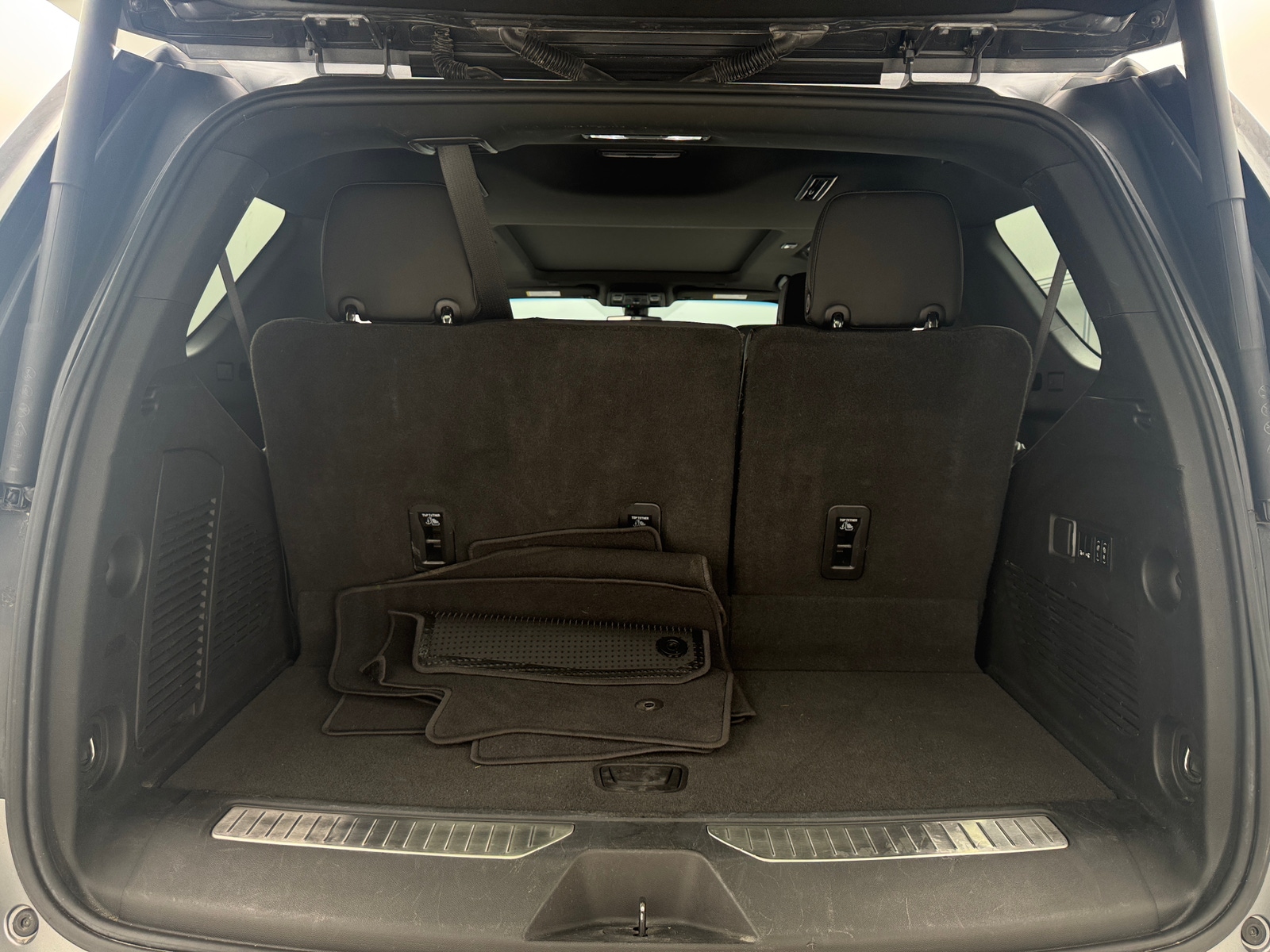 Thumbnail: 2022 Chevrolet Tahoe - 6