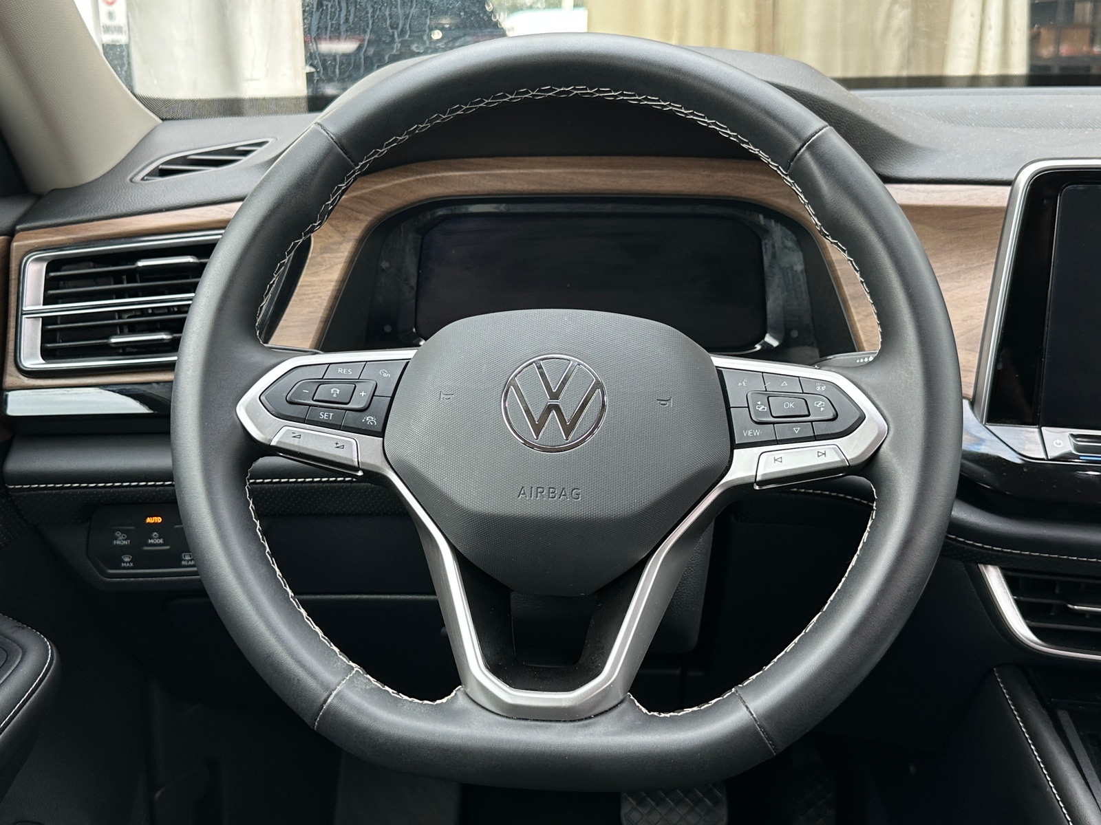 Thumbnail: 2025 Volkswagen Atlas - 4